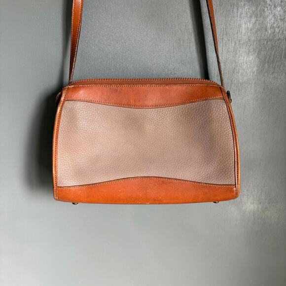 Vintage DOONEY & BOURKE Two Tone Brown Zip Medium Leather Crossbody Purse Bag - Picture 7 of 16